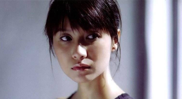 除此之外,徐静蕾还和成龙,纪晓波,王学兵等人闹过绯闻.