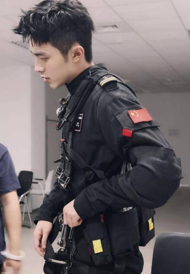 警服_网友_徐洋