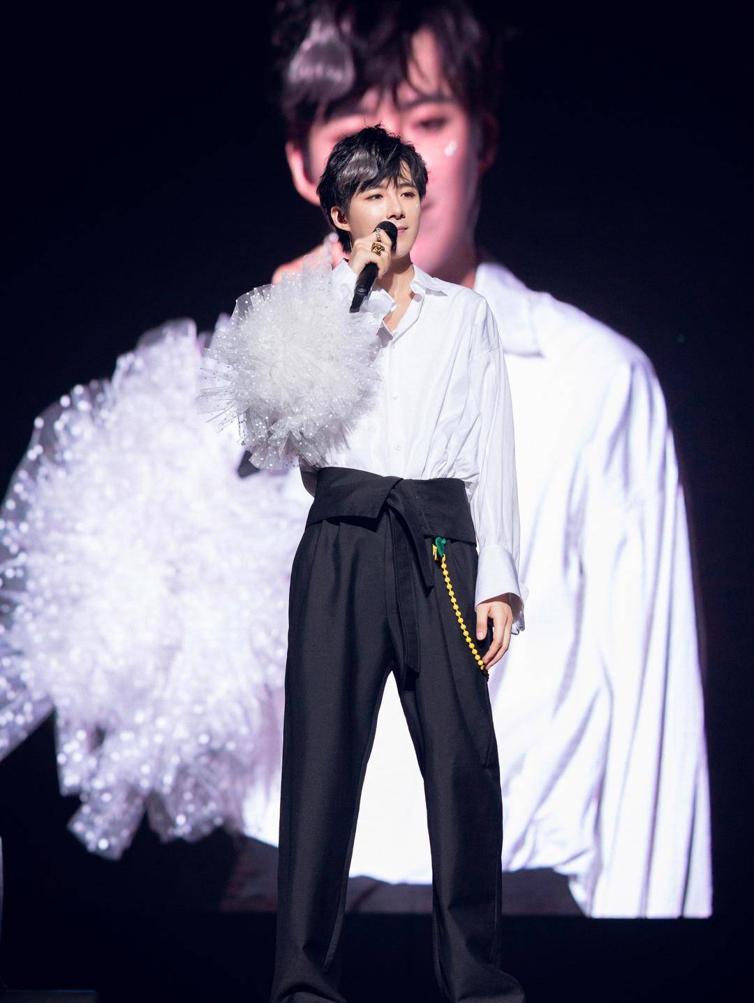 成名一年后的刘宇宁说自己"老了很多" 将在成都首次举行演唱会_工作