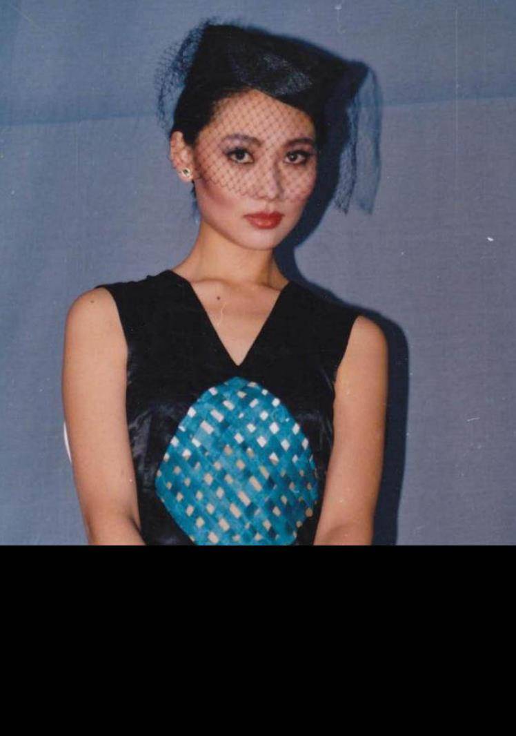 她曾以模特身份出道,因长得美被选中演戏,多年后已经转行做幕后_潘婕