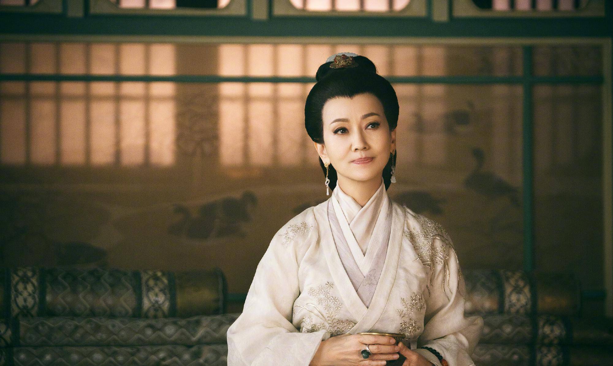 赵雅芝《上阳赋》剧照被晒出,十分具有意境美._观众_工作_时间