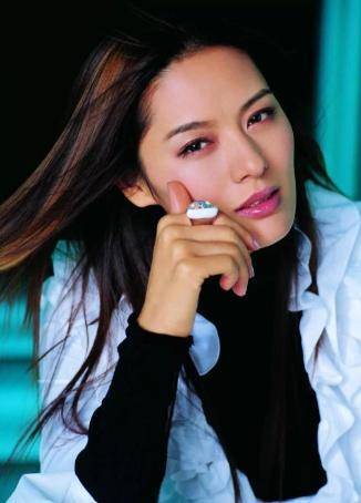马艳丽出生在河南一户农村家庭里,在步入模特界之前她是一名运动员