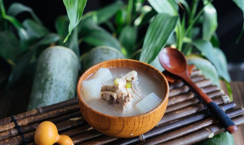 廣東人都愛喝這湯,清熱解暑又祛溼,有空就得煲起來_排骨_冬瓜_美味