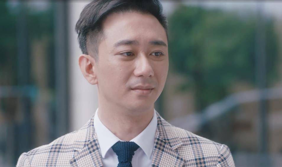 安家:女神王子健订婚,朱闪闪贴耳一语,王子健怒扇女神"滚蛋"_瞬间