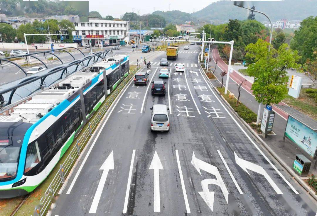 黄石城区6处路口通行方式有变_车辆_车道_楠竹林