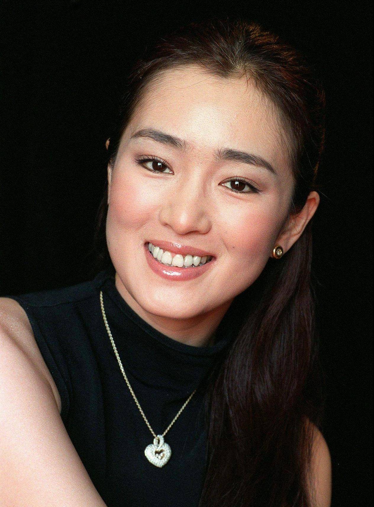 三料影后,巩俐,章子怡,周迅,周冬雨,谁更有实力?_电影_中国_金像奖