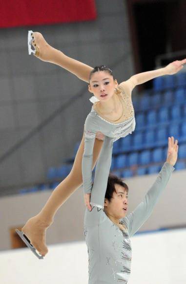 25岁花滑女神与37岁男搭档"分手",正式宣布退役_于小雨_张昊_韩聪