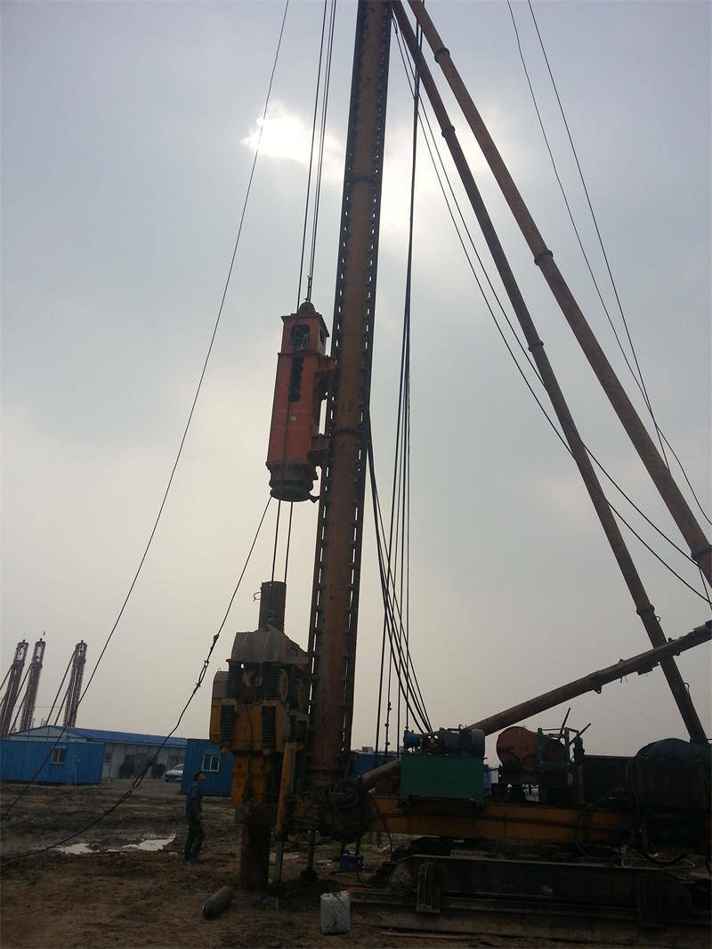 冲击式液压打桩锤和液压桩锤是一样的吗