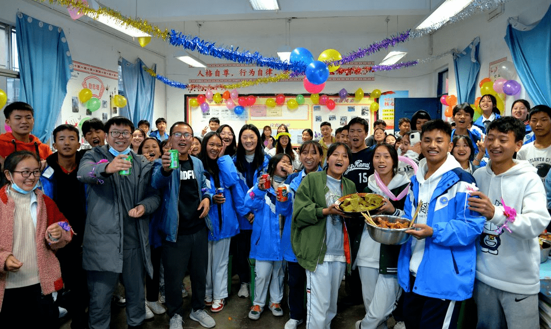 越西二中举行"庆祝彝历新年 促进民族团结"主题活动_建设_全体师生