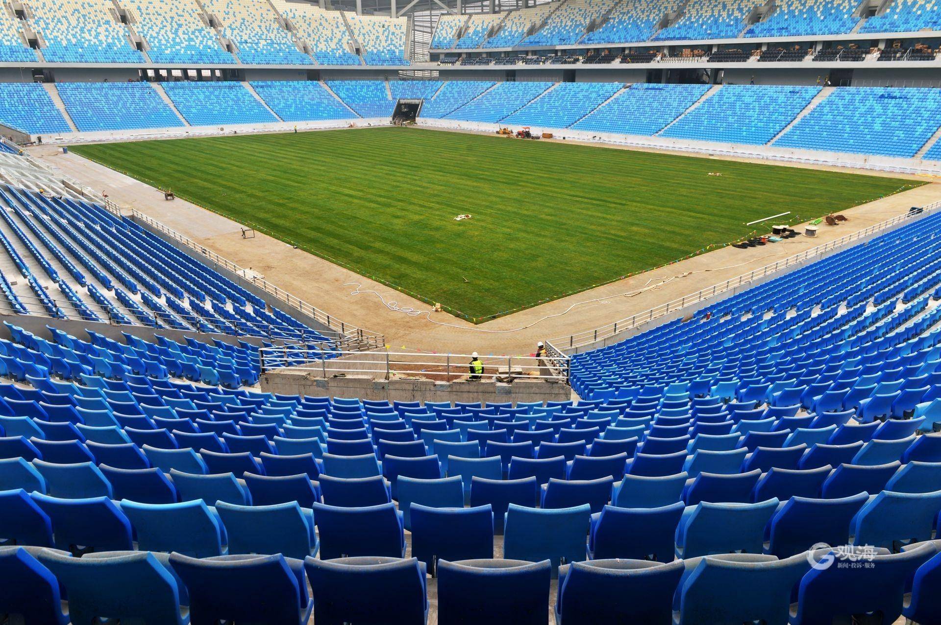 多图实拍:青岛青春足球场最新画面来了_进行_海浪_草坪