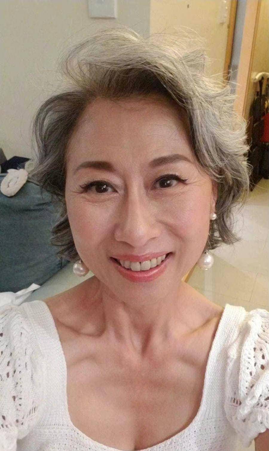 叶倩文晒照庆祝60岁生日,初恋是费翔巅峰时期隐退嫁给林子祥_香港_马