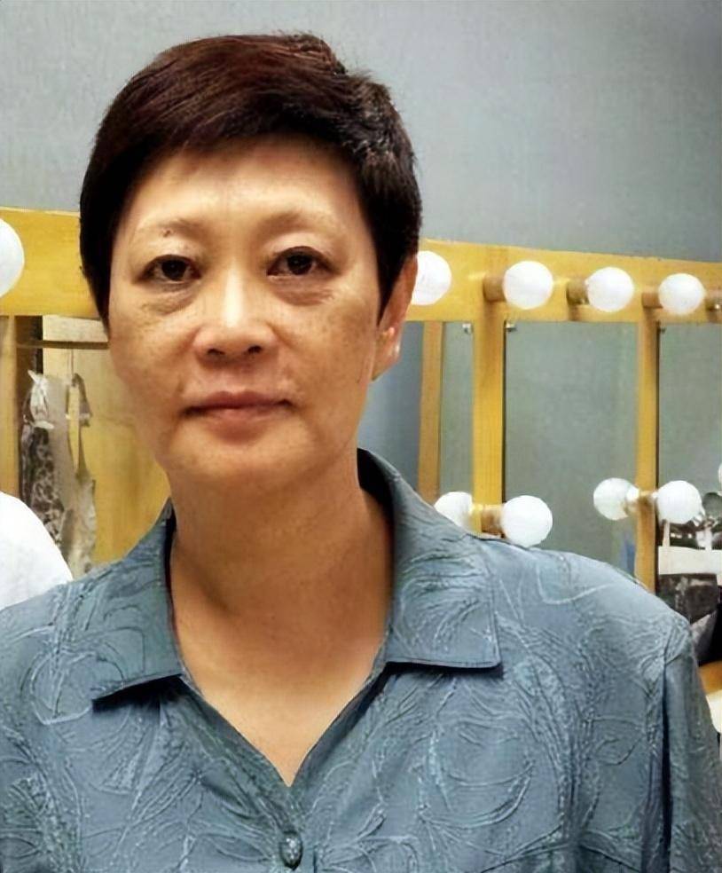 分手18年后,再看杨蕾和戴志诚,两人生活天差地别_袁茵_舞台_朋友