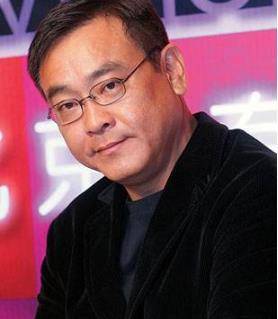 "世纪渣男"尔冬升:情断张曼玉,骗妻丁克8年,转身与情人生女_余安安