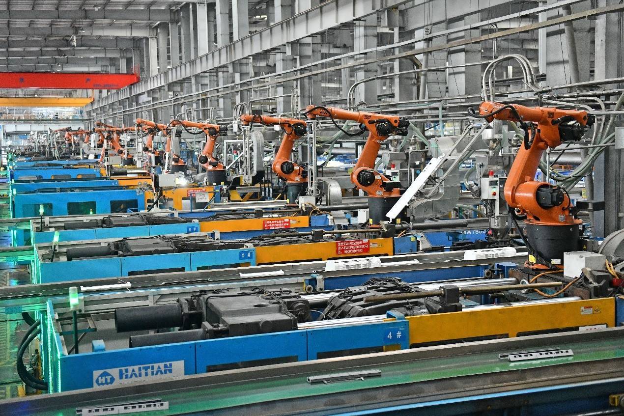 美的“智能注塑工厂关键技术”入选“2022中国智能制造十大科技进展”-家电圈官网