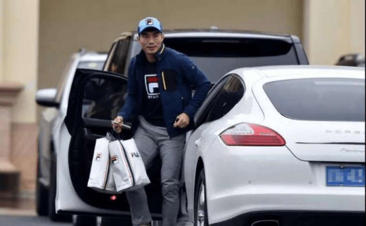 蒿俊闵_郜林_保时捷