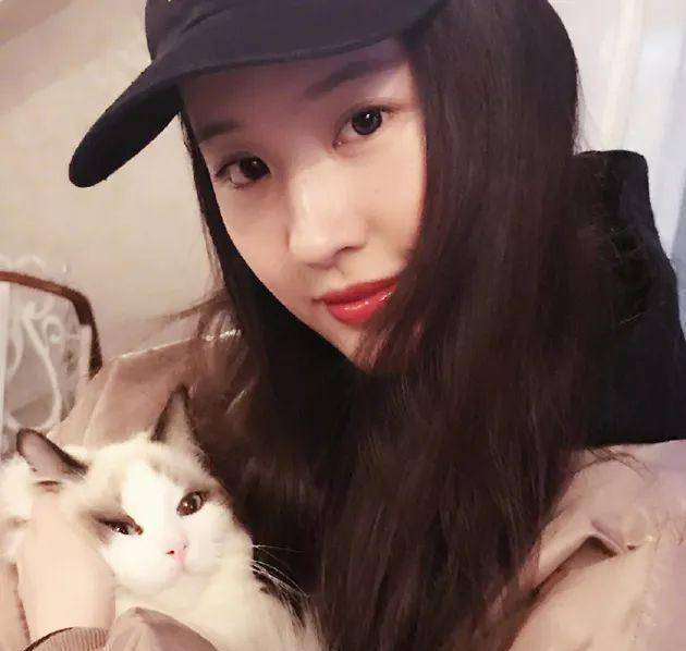 刘亦菲舒畅逛街少女背影神仙颜值就是这样了_肌肤_好身材_运动