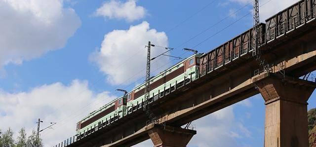 成昆铁路永远的七号桥墩!