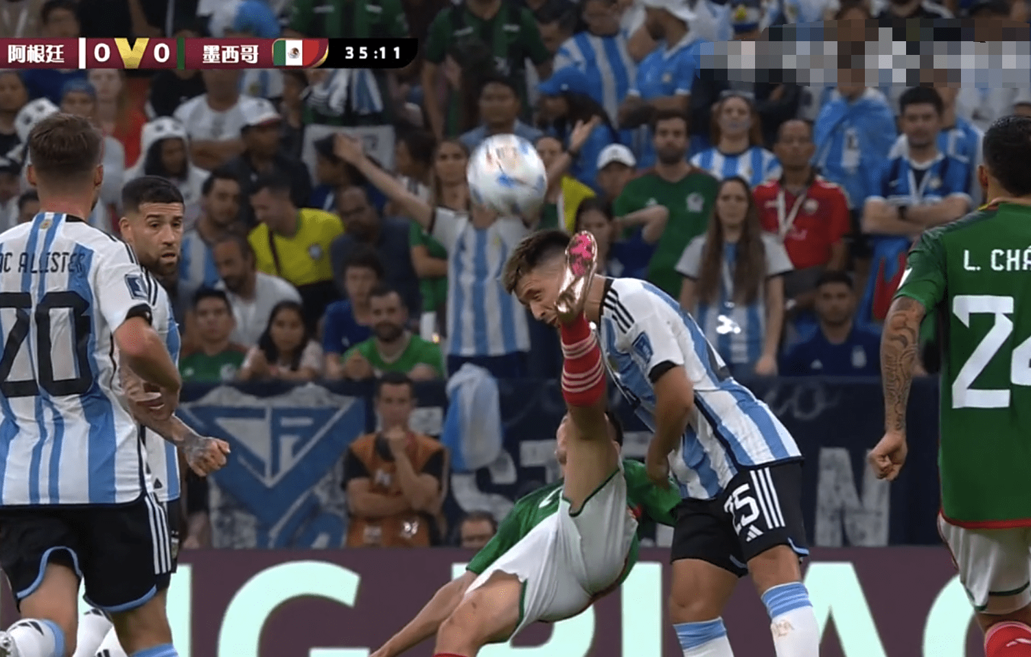 梅西3次被踢翻！墨西哥半场10犯规太粗野，阿根廷创56年最差纪录