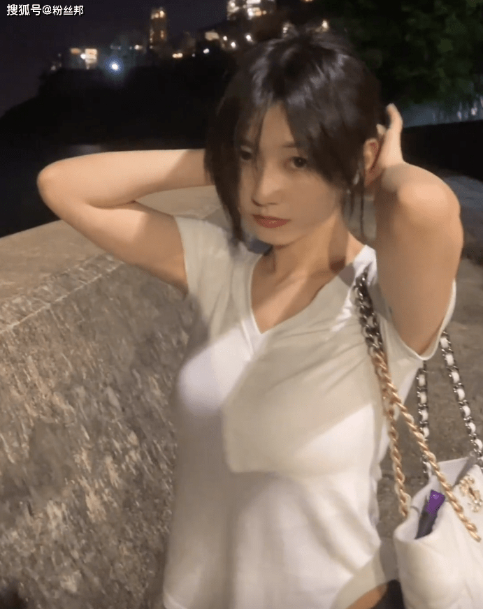 程女士 