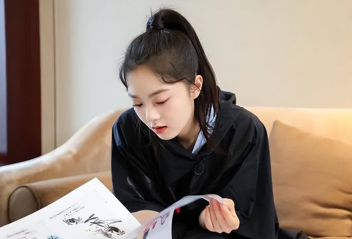 赵今麦艺考旧照曝光,课堂笔记也很优秀,没辱没"星圈学霸"称号_麦同学