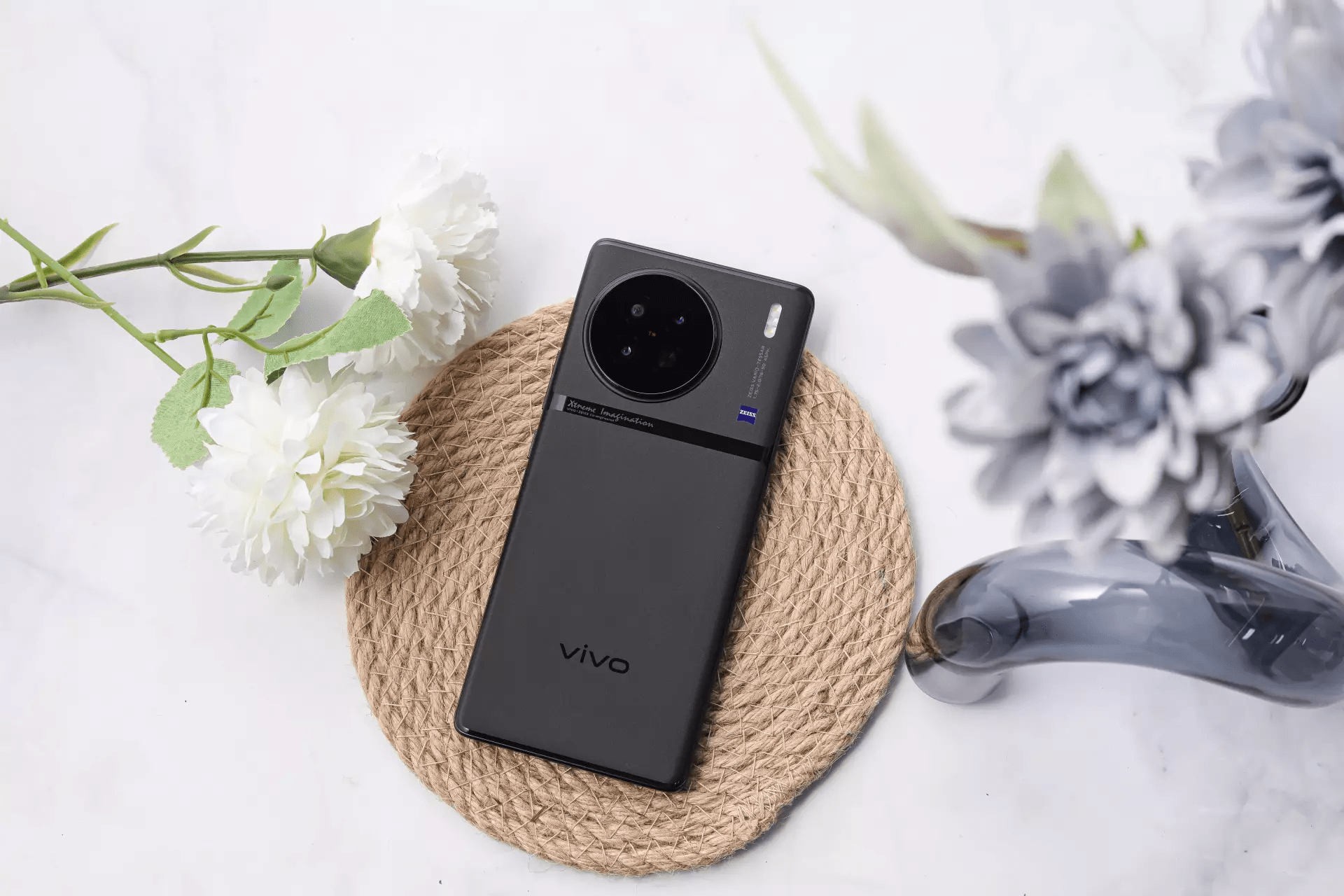 vivo x90图赏:真机比渲染图好看的至黑配色_机身_镜头_进行