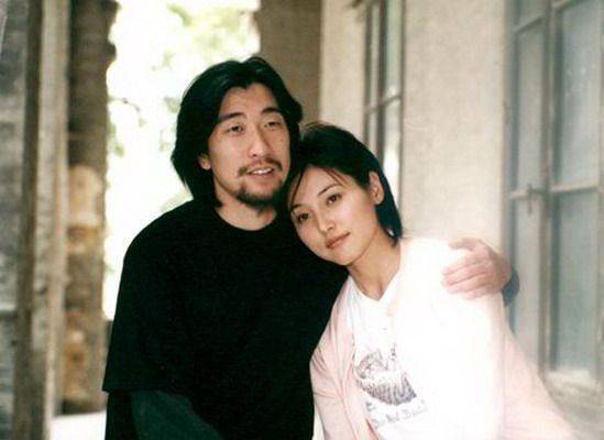 荧幕硬汉王千源:父亲是优秀演员,结婚多年妻子身份至今成谜_演技_时候