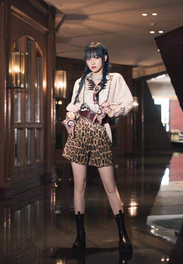 程潇穿骑士靴有多显腿长?