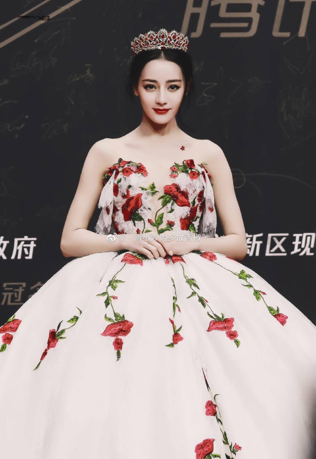 迪丽热巴黄景瑜恋情曝光,两人因戏生情?黄景瑜探班被拍要官宣?