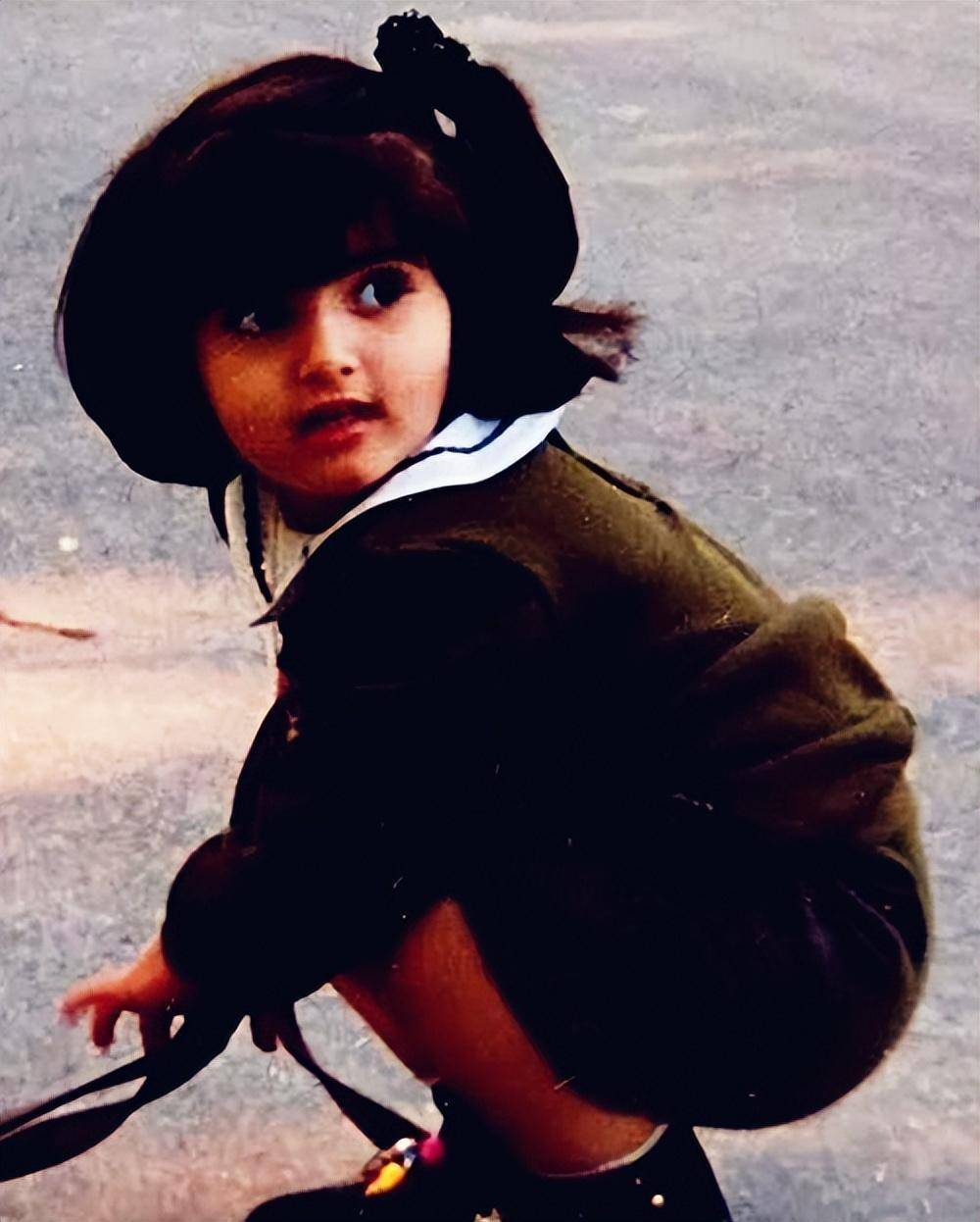 中东第一美人谢克哈,等了表哥30年,婚前婚后穿搭大变样_哈曼丹_王子和