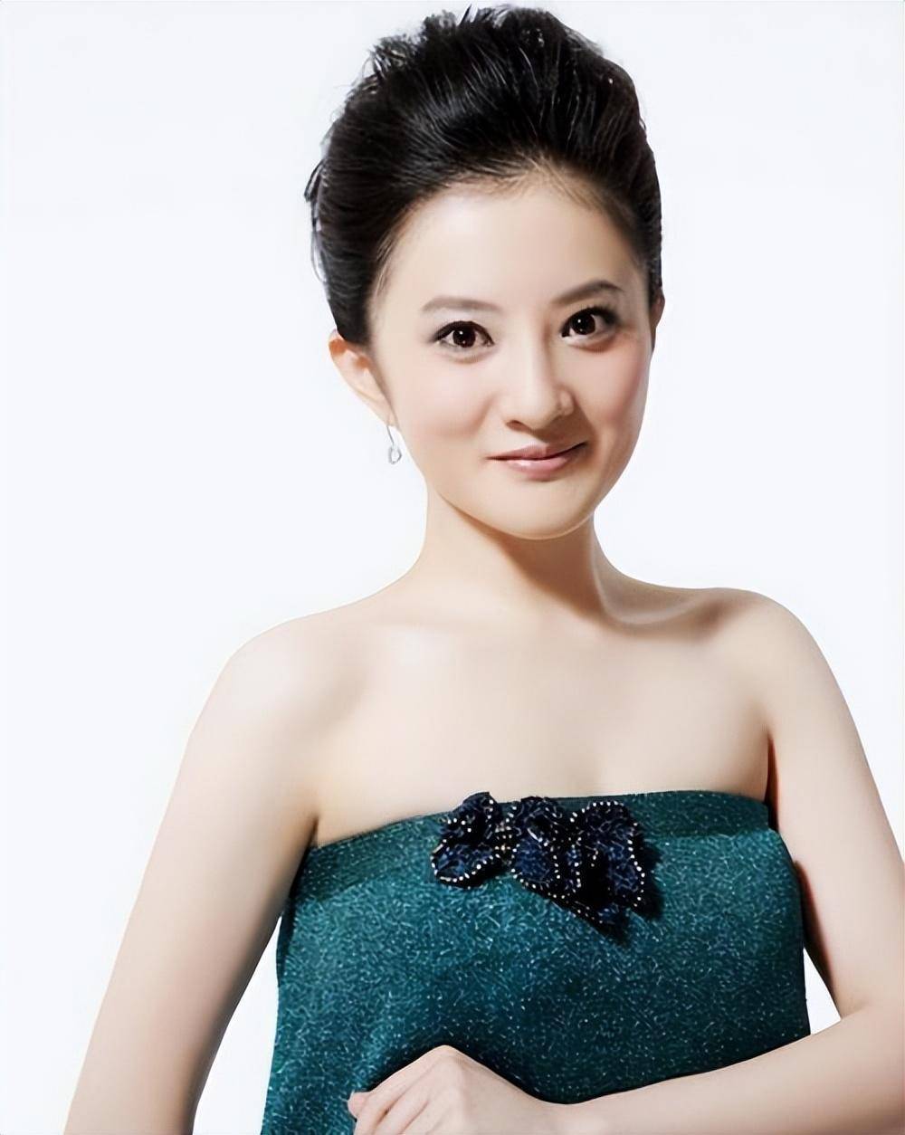 "婉君"金铭:42岁孤身一人不结婚,她到底想要什么?_生活_时候_爱情