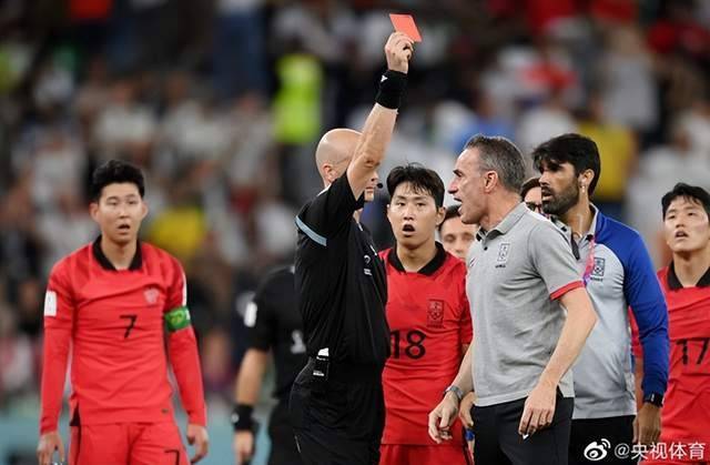 韩国主教练被红牌罚下，赛后接受采访：我们的确因为失误而丢球，但还是有点难以接受