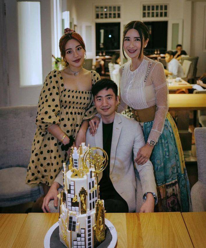 妈妈jamie chua与印尼富商nurdian cucca结婚后诞下哥哥与calista