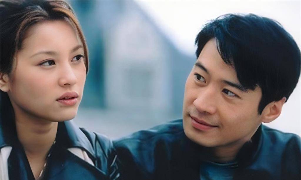 黎明的泛滥爱情,靠"暖"征服了21个女人,舒淇是他内心最痛的刺_李嘉欣