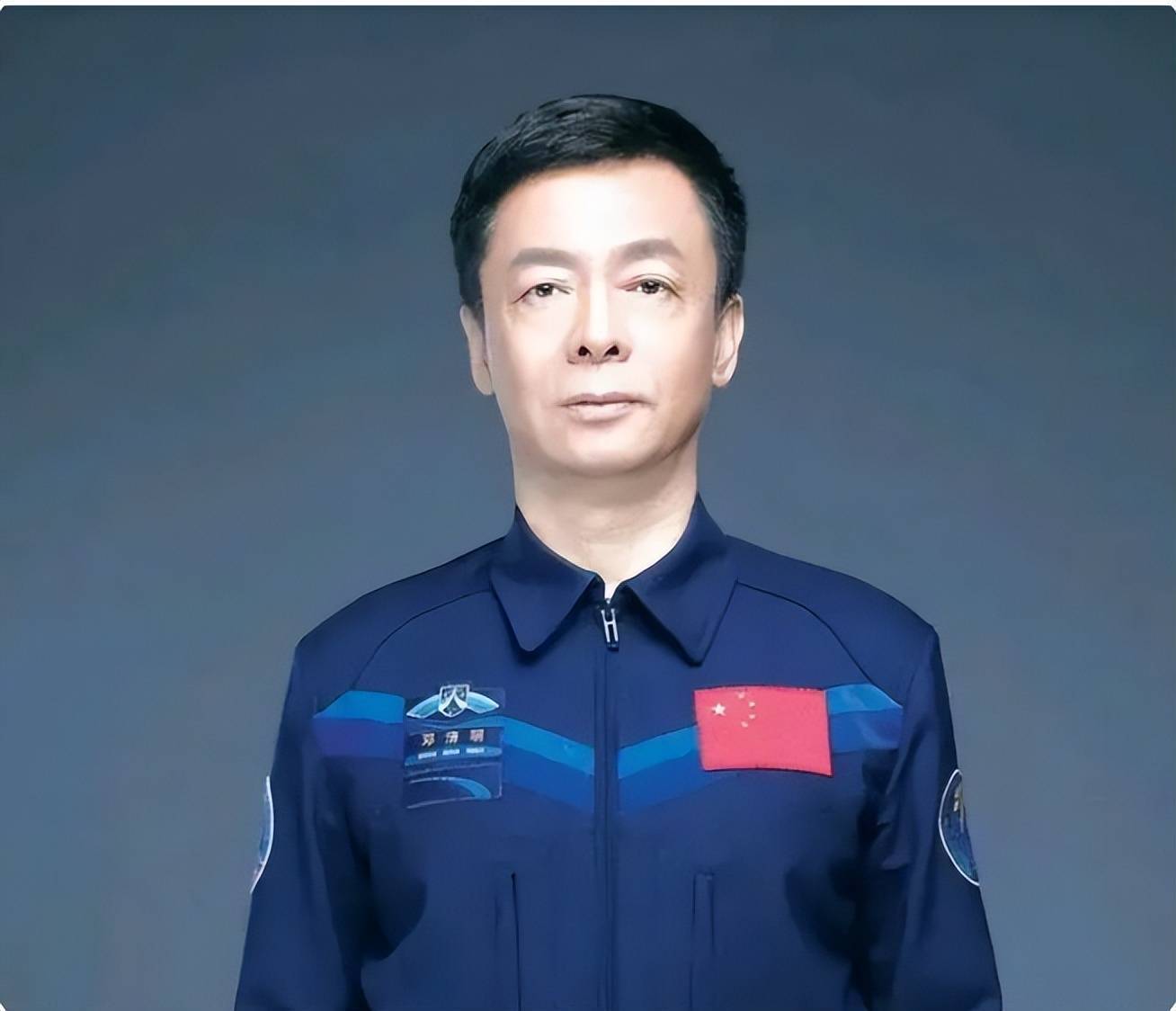 邓清明坚守24年不忘初心终圆梦,女儿身份被扒出,虎父焉能有犬女_时候