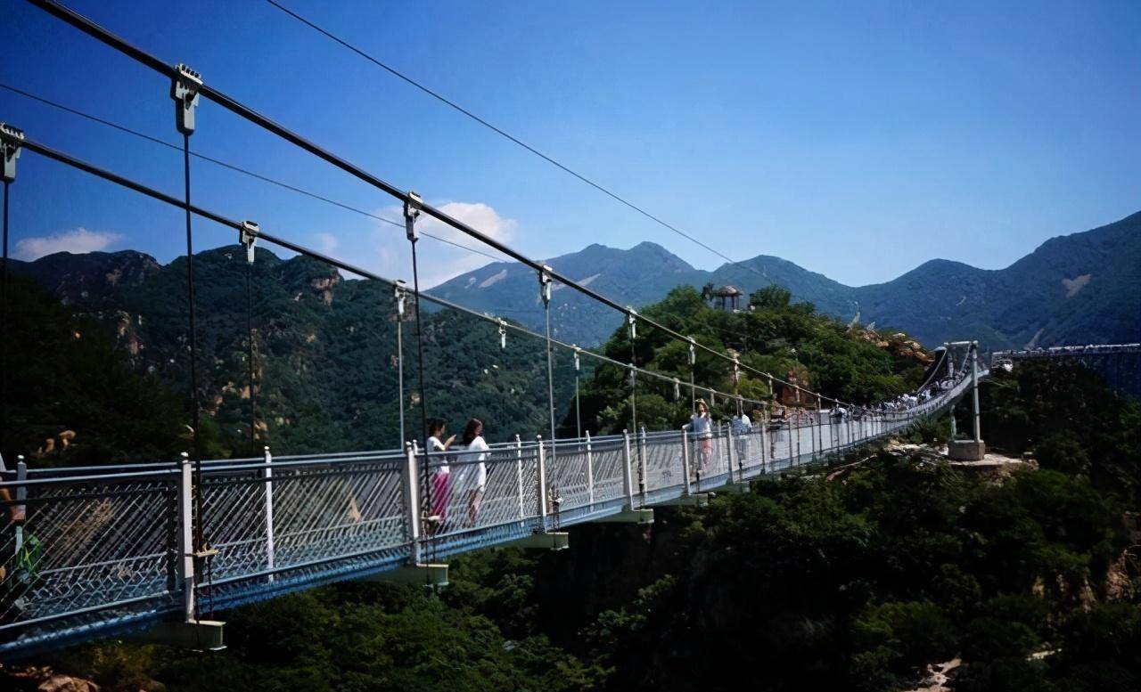 在石家莊地區,平山紅崖谷在石家莊人心中一定是極其不陌生的,尤其是在