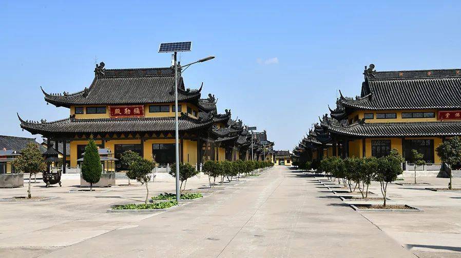 游览建湖延寿寺,体味佛教文化的独特魅力(2)_寺庙_香炉_居士