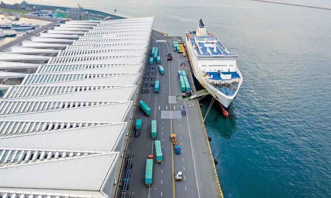 从上世纪独领风骚的邮轮停靠港,到如今意气风发的国际邮轮母港,再到