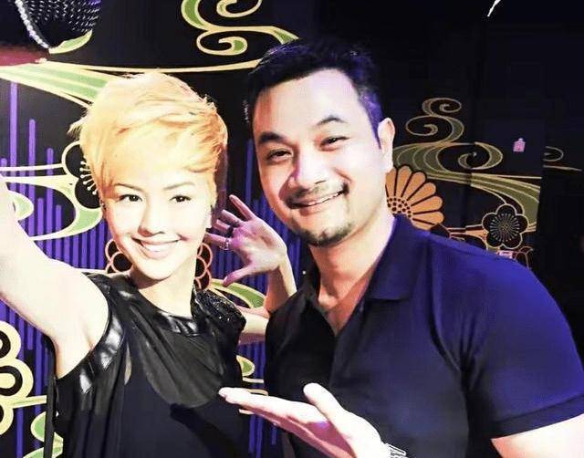 孙燕姿与老公庆祝结婚十周年,儿子女儿罕见出镜,老公大胡子憨厚