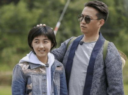 最担心的就是家长了,而曾经出演过张子枫爸爸的黄磊也是给了自己的