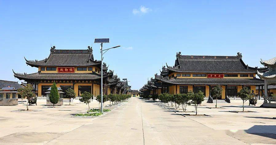 游览建湖延寿寺,体味佛教文化的独特魅力(2)_寺庙_香炉_居士
