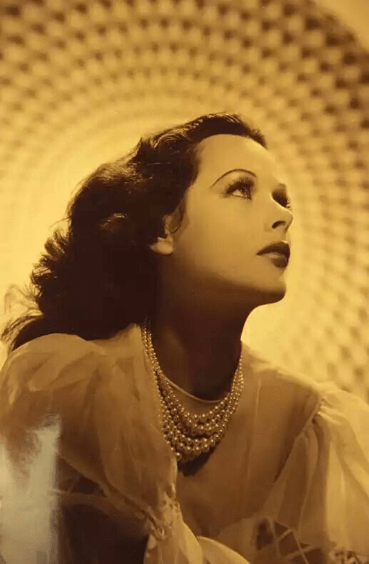而是之母——是著名电影演员海蒂·拉玛(hedy lamarr,1914 - 2000)