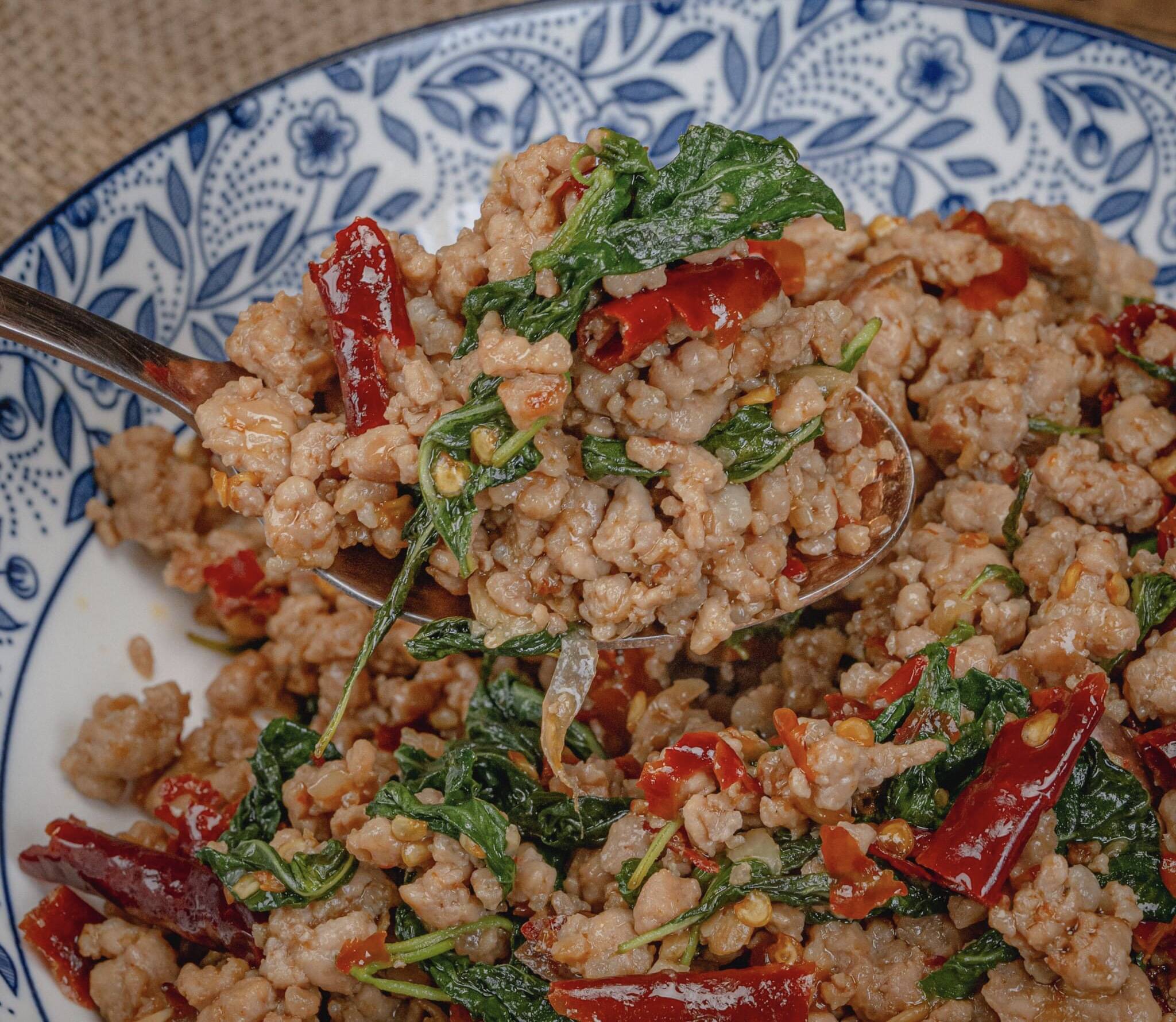 超级下饭的泰国菜罗勒叶炒猪肉碎_生活_美食_需求