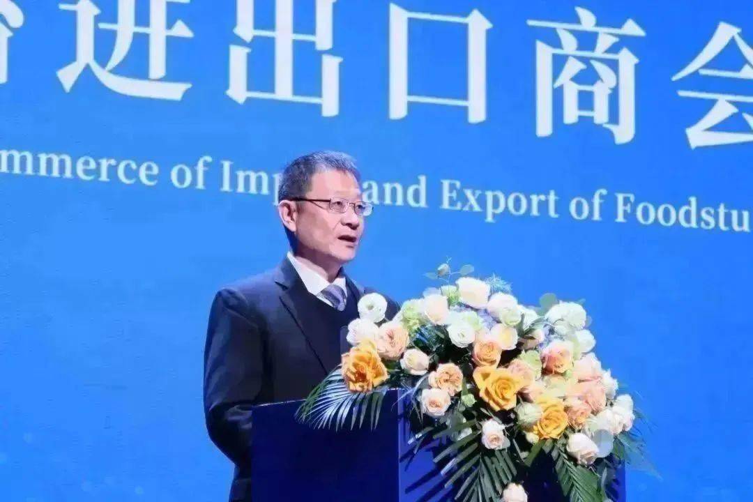 宁德市副市长叶其发代表宁德市委,市政府祝贺本次活动成功举办.
