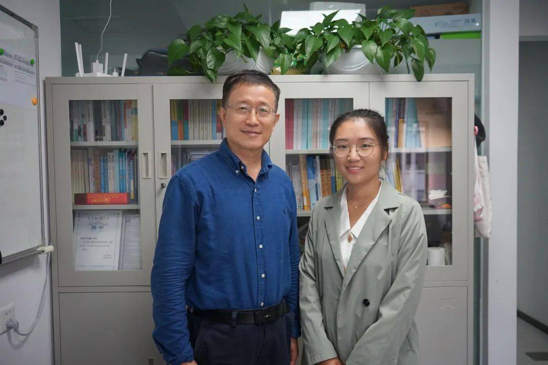 学习"古代的数学家",这位上大教授带领学生发现惊奇