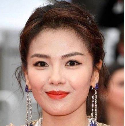 剧中其饰演的鹤军统领林梅更是深入人心.景甜的颜值绝对是