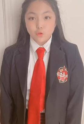 王诗龄11岁生日,近照完全像是小大人,与妈妈李湘像极了姐妹花_angela