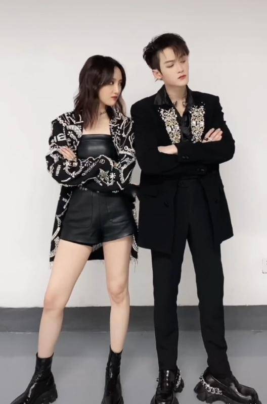 174cm檀健次与165cm孟佳同框,鞋跟太抢镜,网友:不是头一回_男友_鞋底