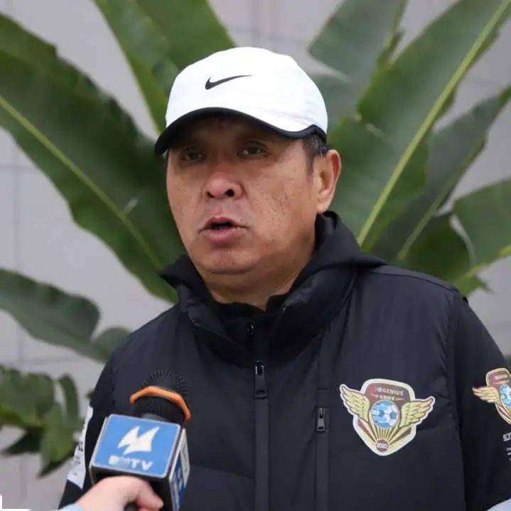 北海极驰足球俱乐部负责人:姚军我们计划明年踢桂超联赛,并代表北海