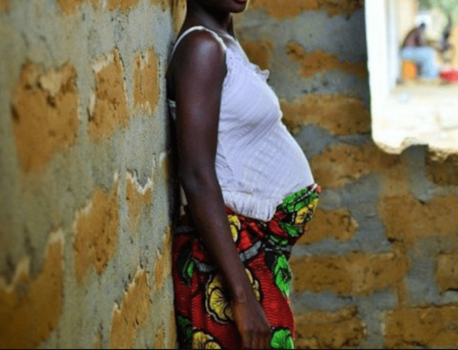 奇闻:津巴布韦9岁女孩怀孕,生下6斤重女婴,成为第二年轻的妈妈