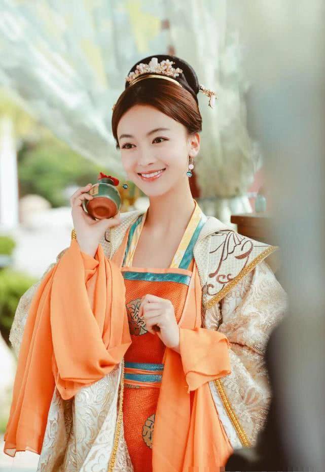 吴谨言古装新扮相清新秀美,比她出演的苏妲己都要令人惊艳_角色_剧中
